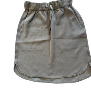 Lululemon olive green sports skirt size 4 used once